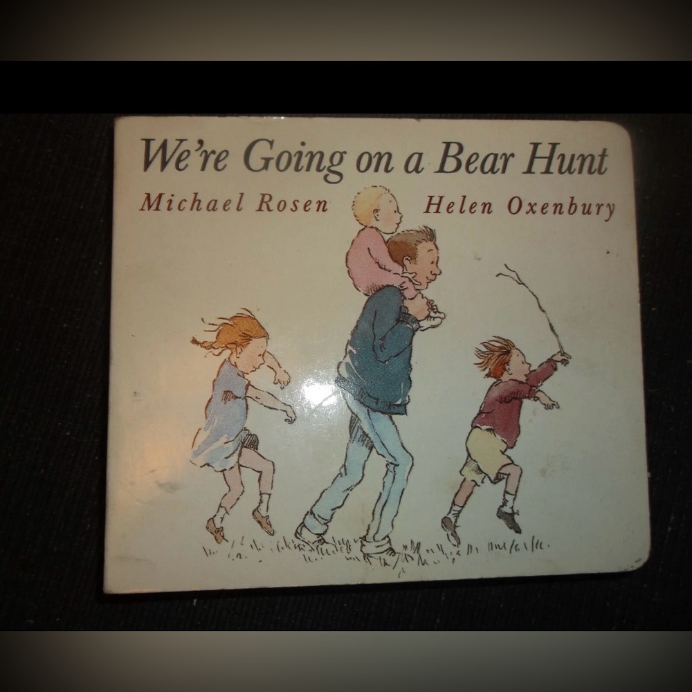 5 for $25 children’s books 📚 We're Going on a Bear Hunt Board Book vintage